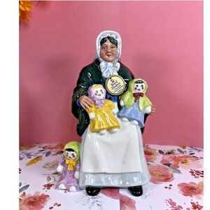 Royal Doulton "The Rag Doll Seller" Figurine HN2944-7"Tall - Excellent Condition